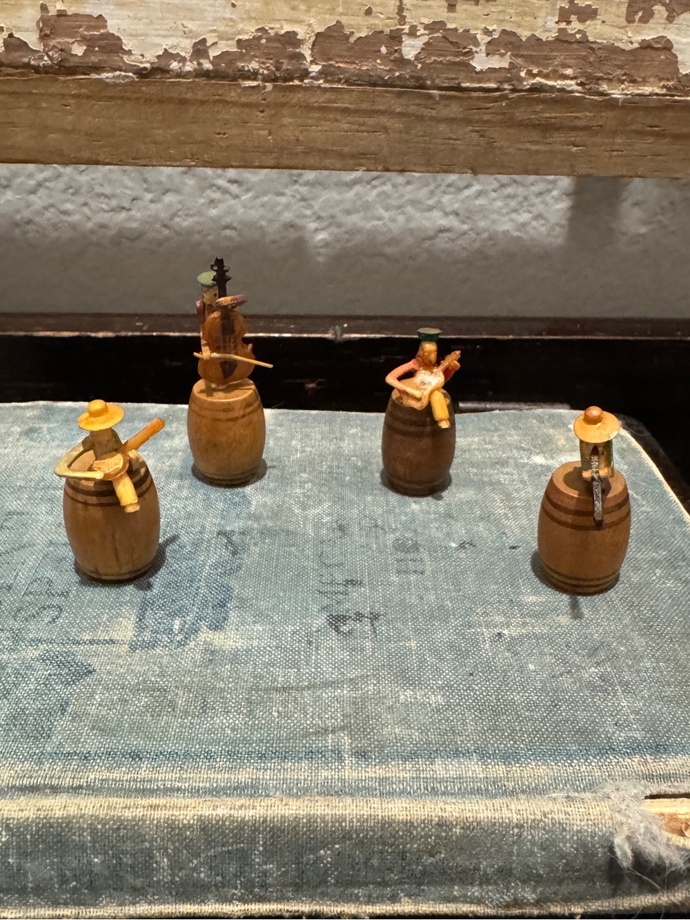 Vintage Handcrafted Wooden Barrel Musician Figurines - Natural Brown